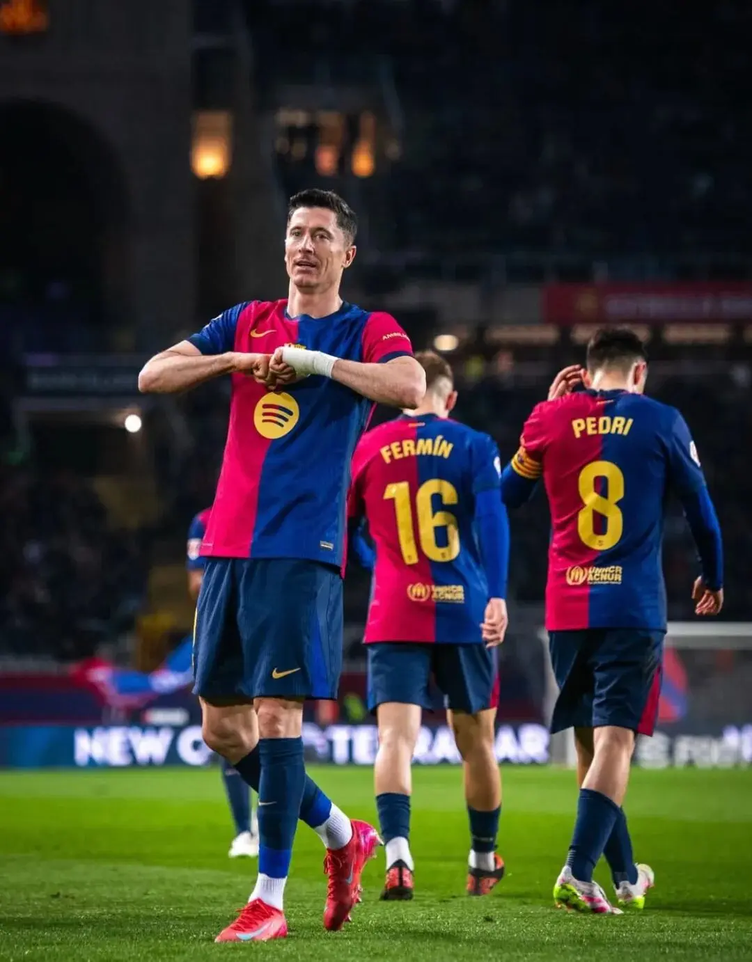 次登场, 是信任费兰 次登场, 是信任费兰