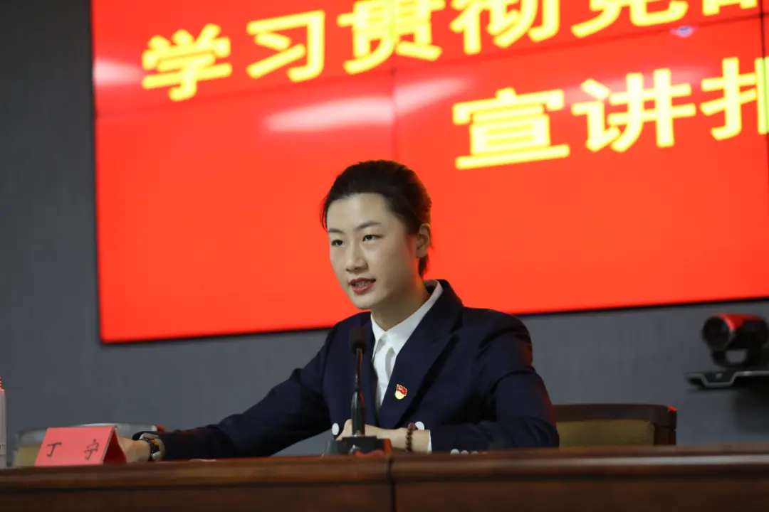 已任校长, 丁宁出生于, 我的乒乓球